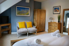 Fermain Apartment - Spacious cosy duplex apartment - Sleeps 5
